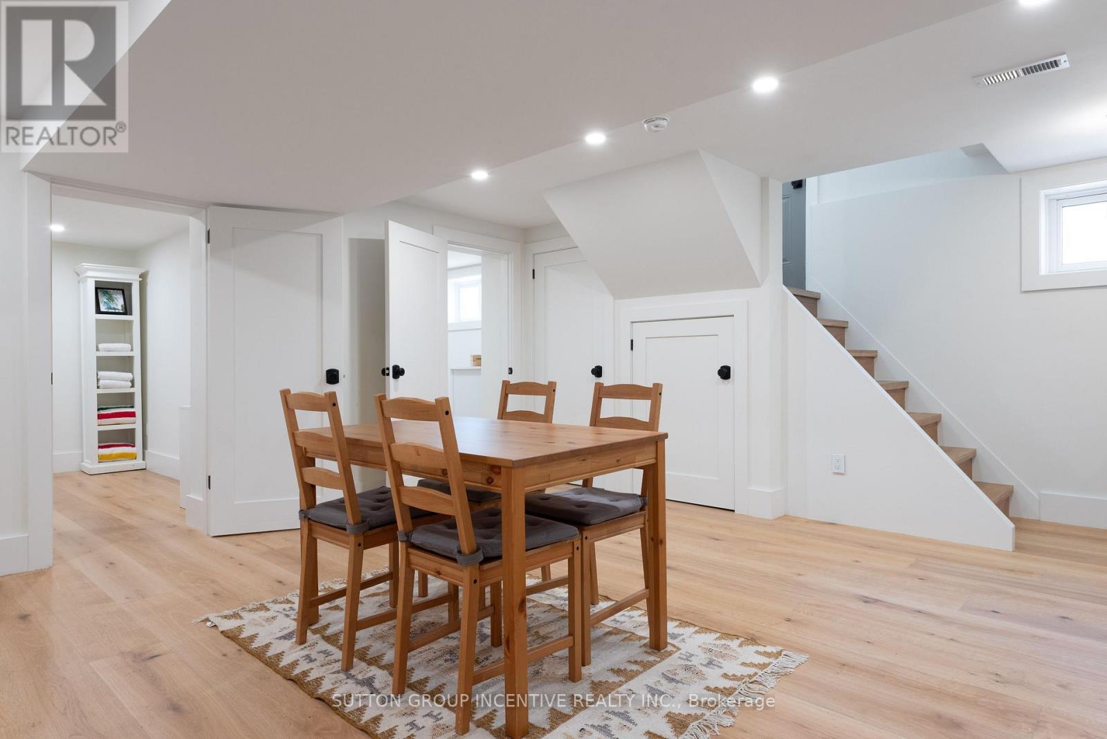 16 Robindale Avenue, Toronto, ON