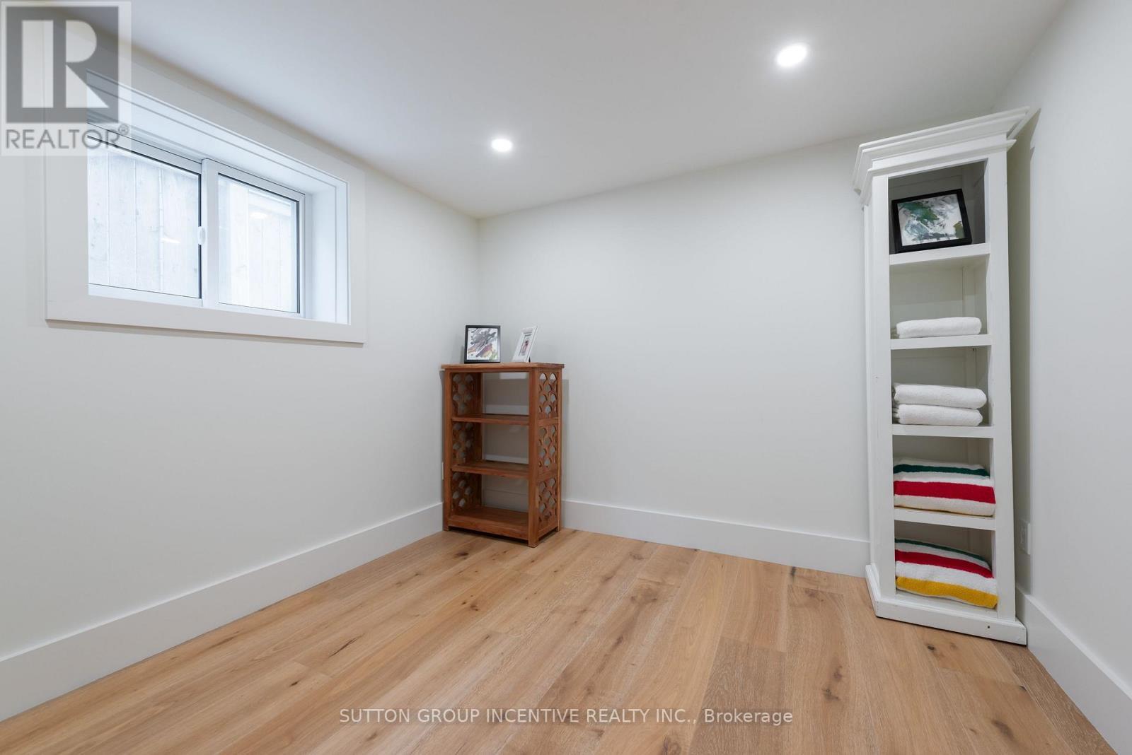 16 Robindale Avenue, Toronto, ON