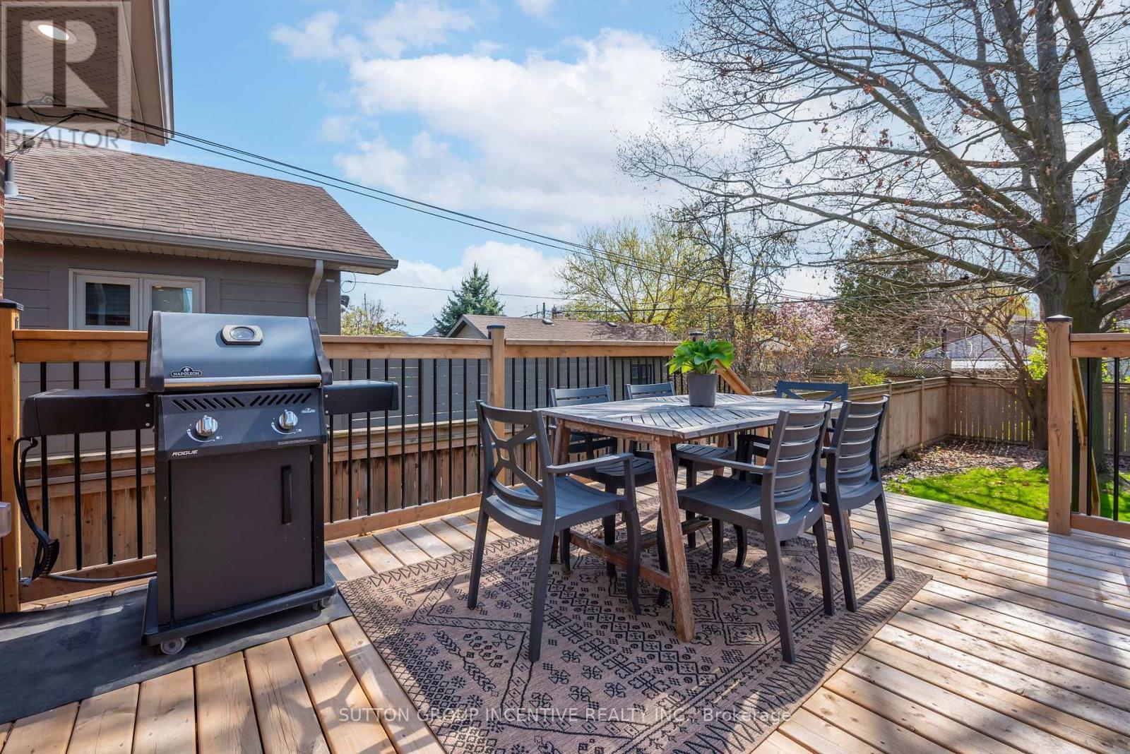 16 Robindale Avenue, Toronto, ON