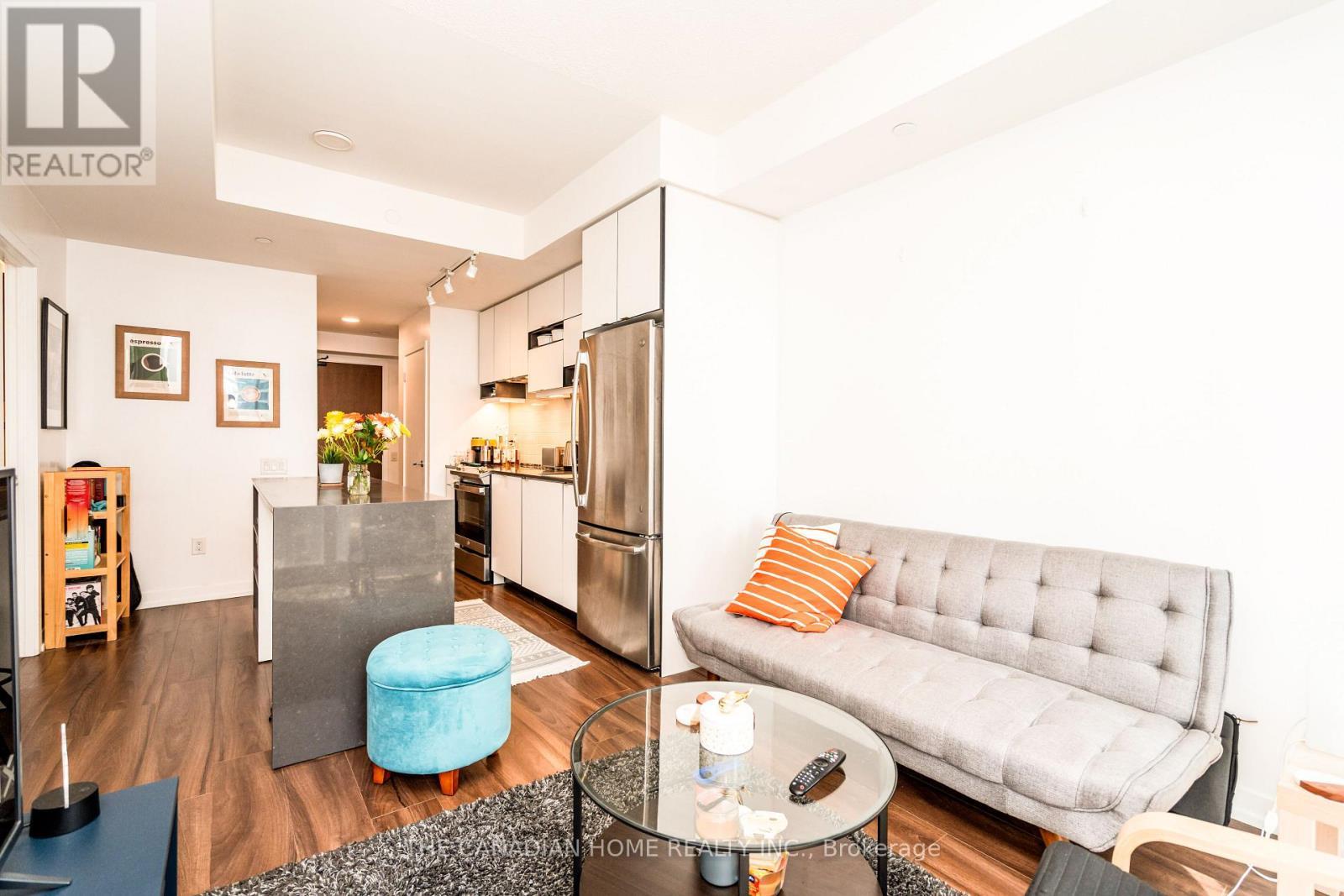 1412 - 4065 Confederation Parkway, Mississauga, ON