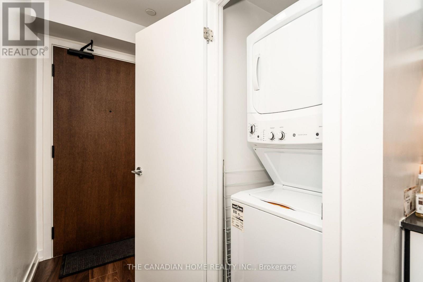 1412 - 4065 Confederation Parkway, Mississauga, ON