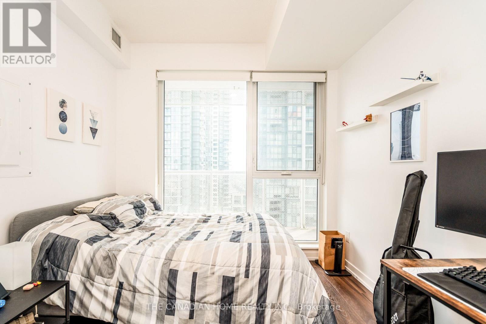 1412 - 4065 Confederation Parkway, Mississauga, ON