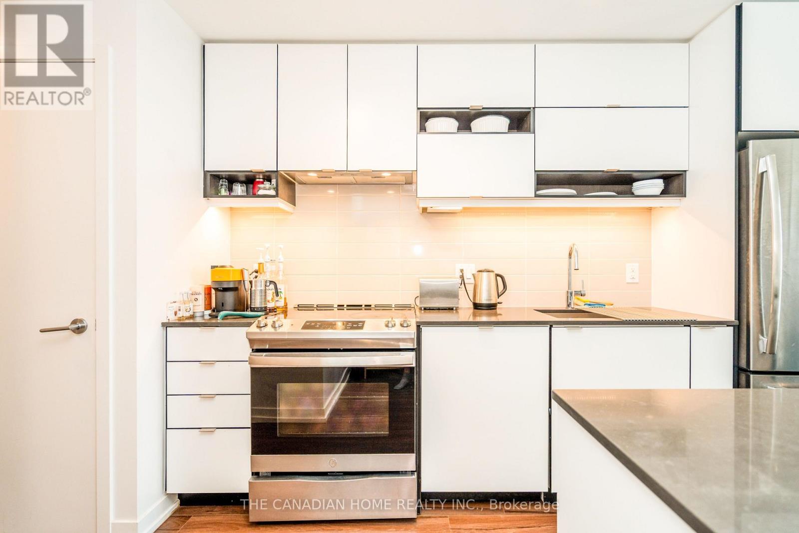 1412 - 4065 Confederation Parkway, Mississauga, ON
