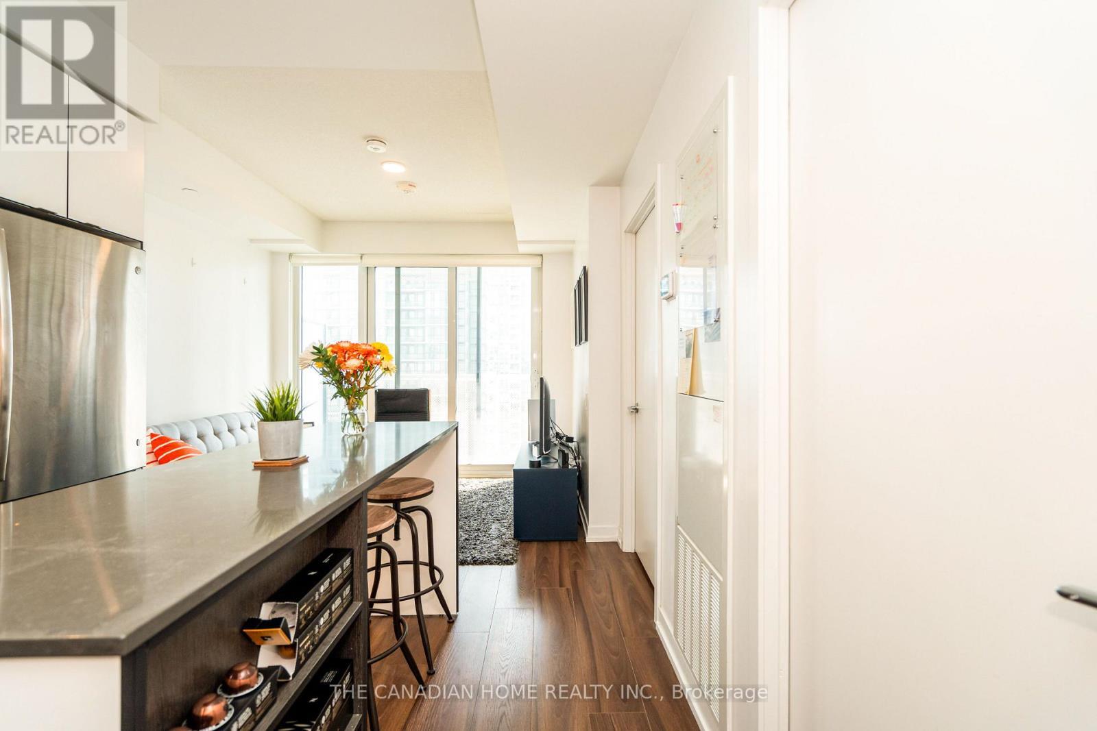 1412 - 4065 Confederation Parkway, Mississauga, ON