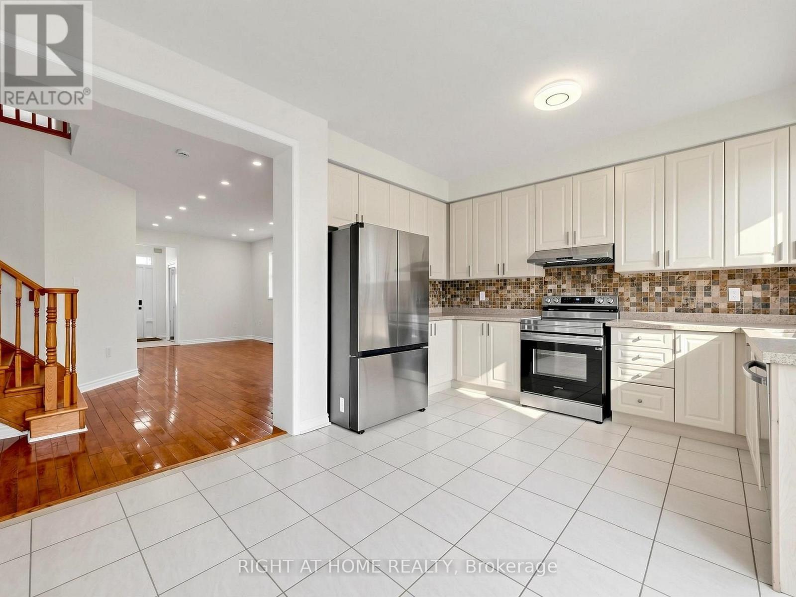 5817 Whitehorn Avenue, Mississauga, ON