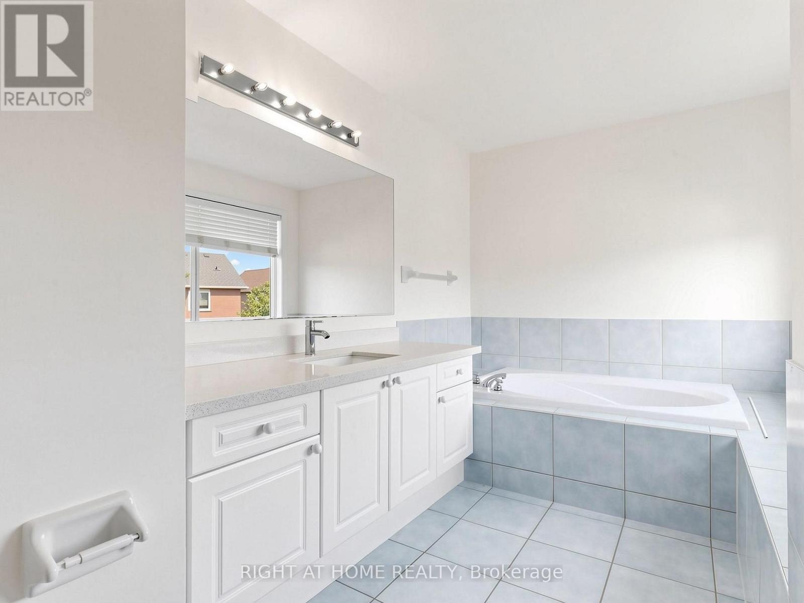 5817 Whitehorn Avenue, Mississauga, ON
