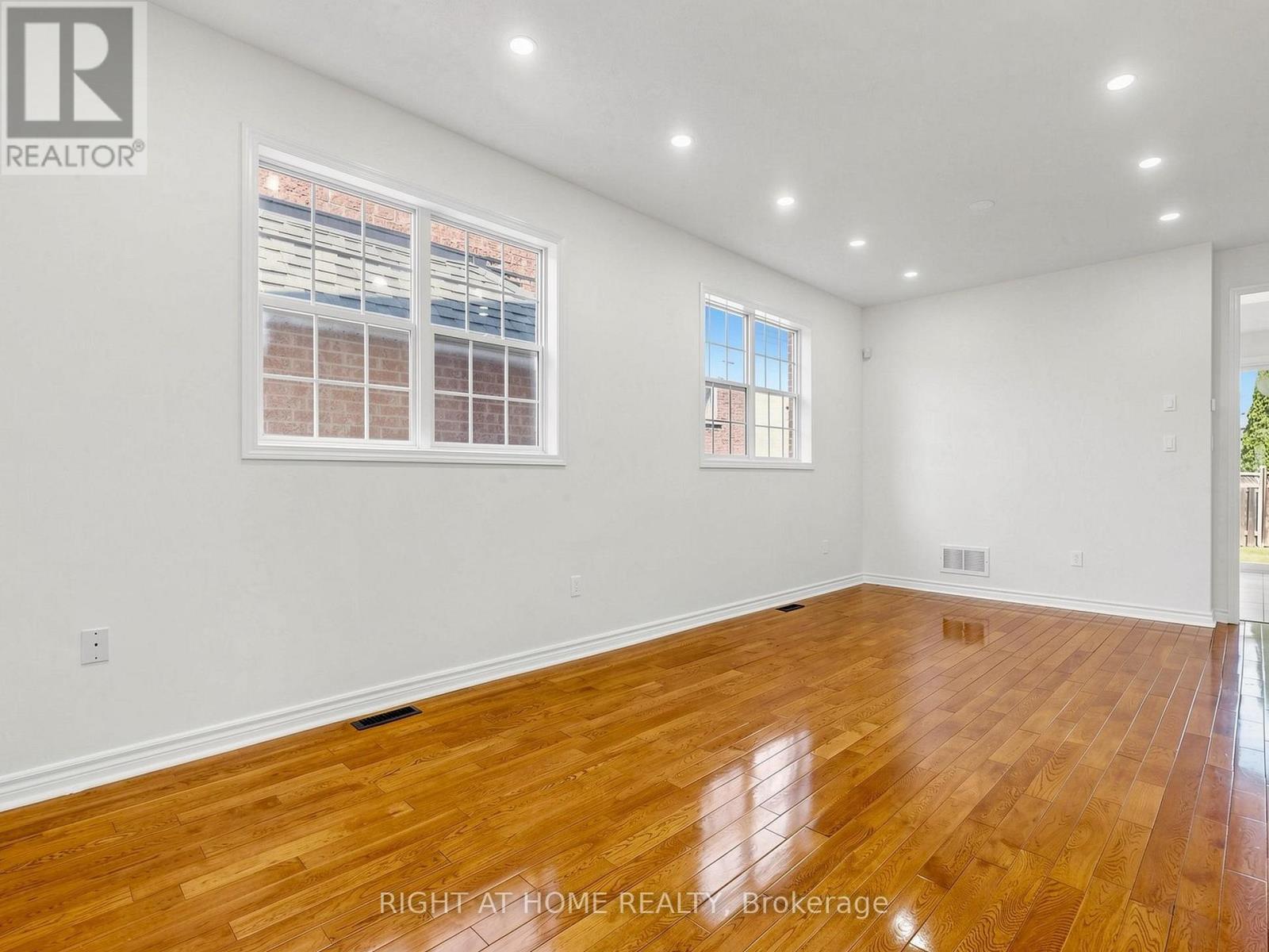 5817 Whitehorn Avenue, Mississauga, ON