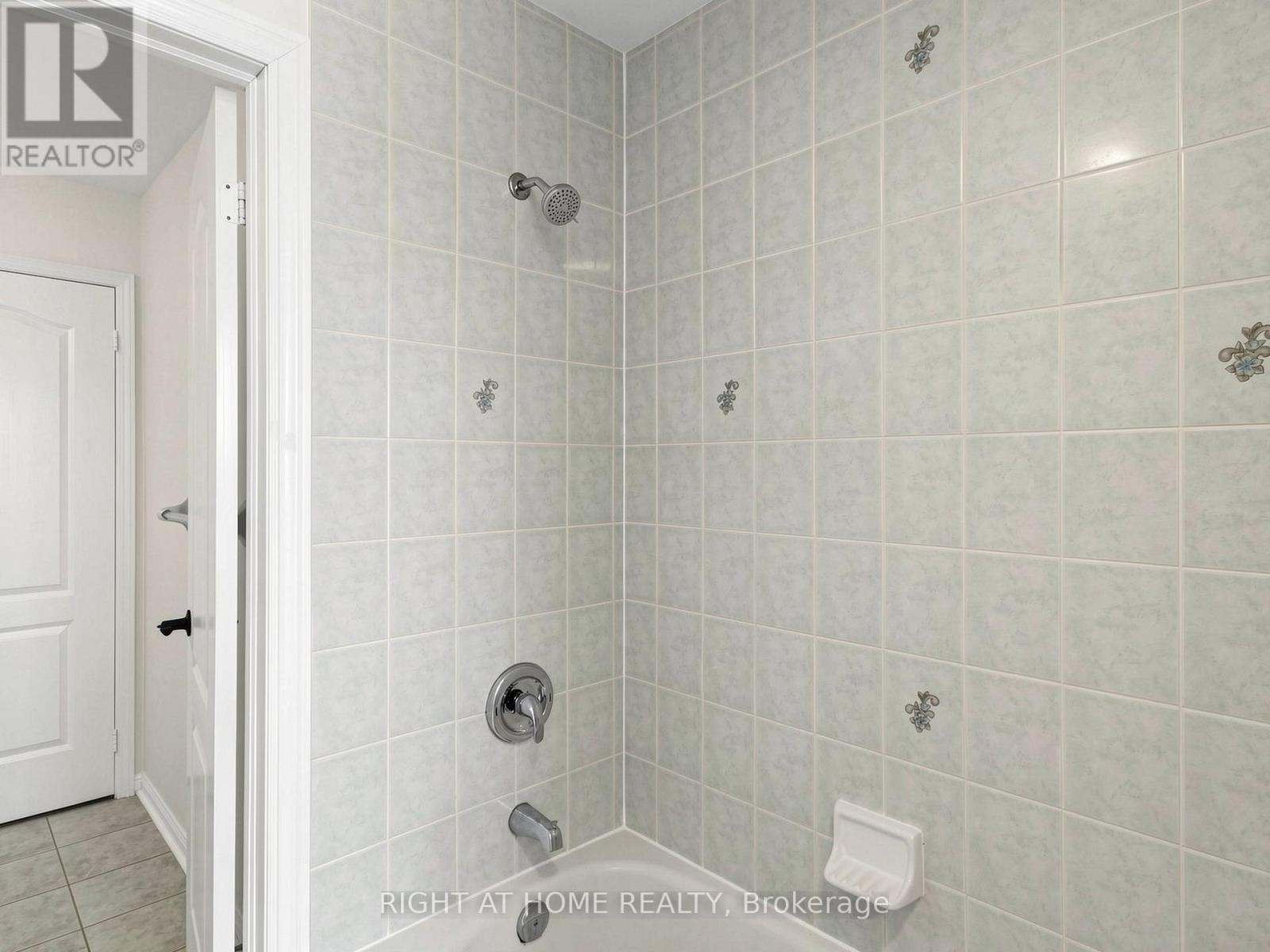 5817 Whitehorn Avenue, Mississauga, ON