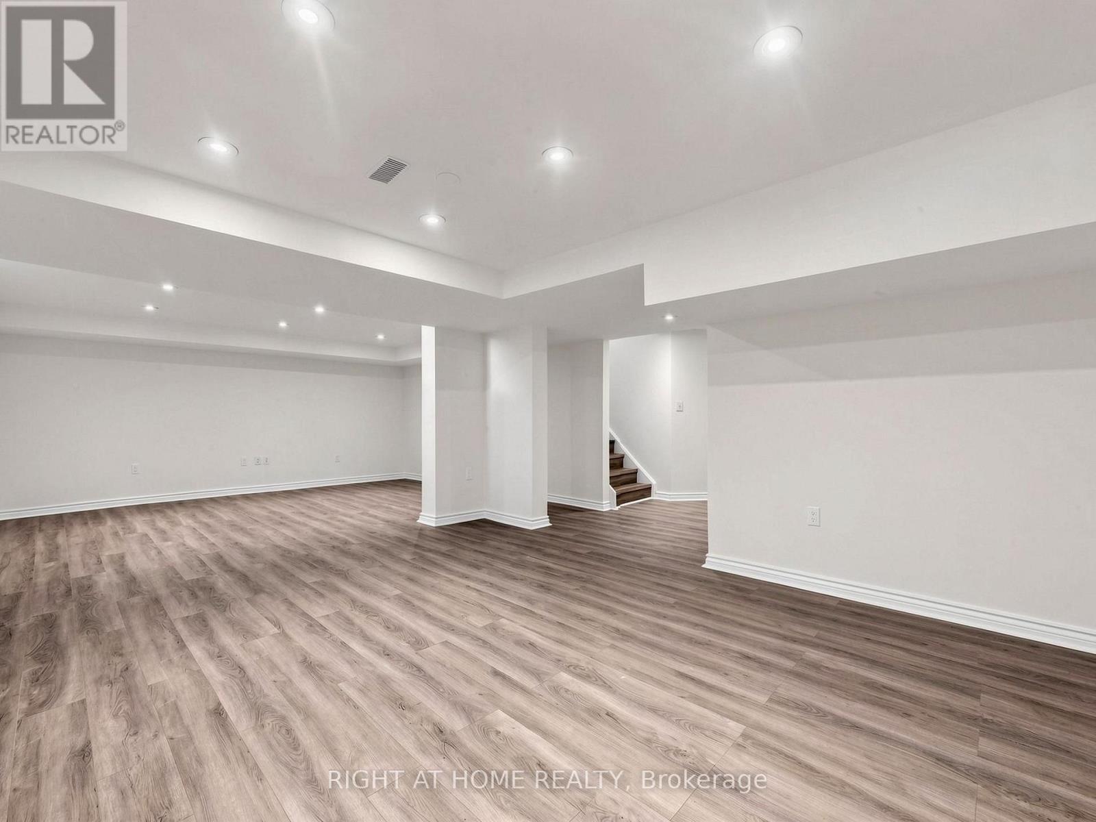 5817 Whitehorn Avenue, Mississauga, ON