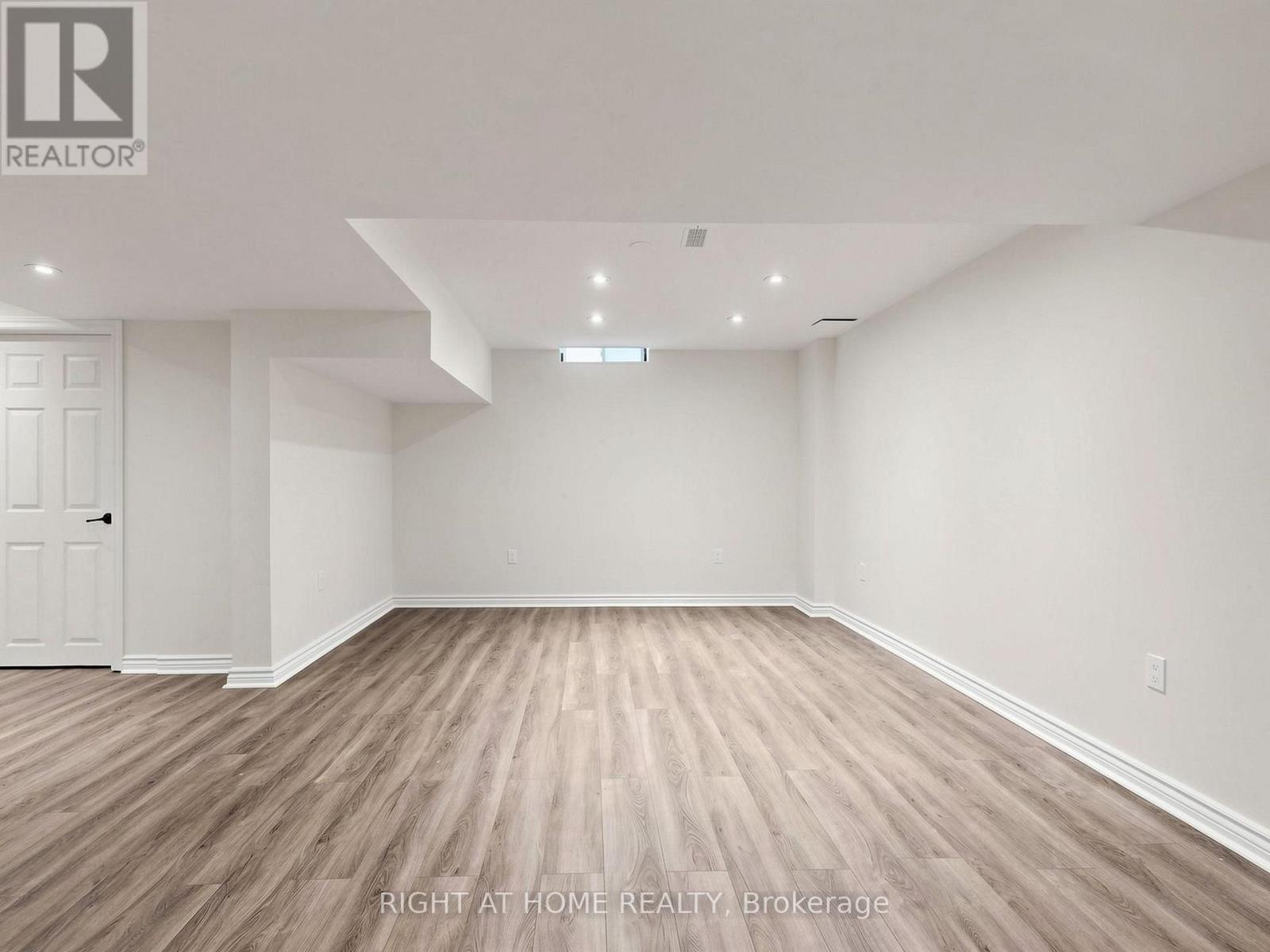 5817 Whitehorn Avenue, Mississauga, ON