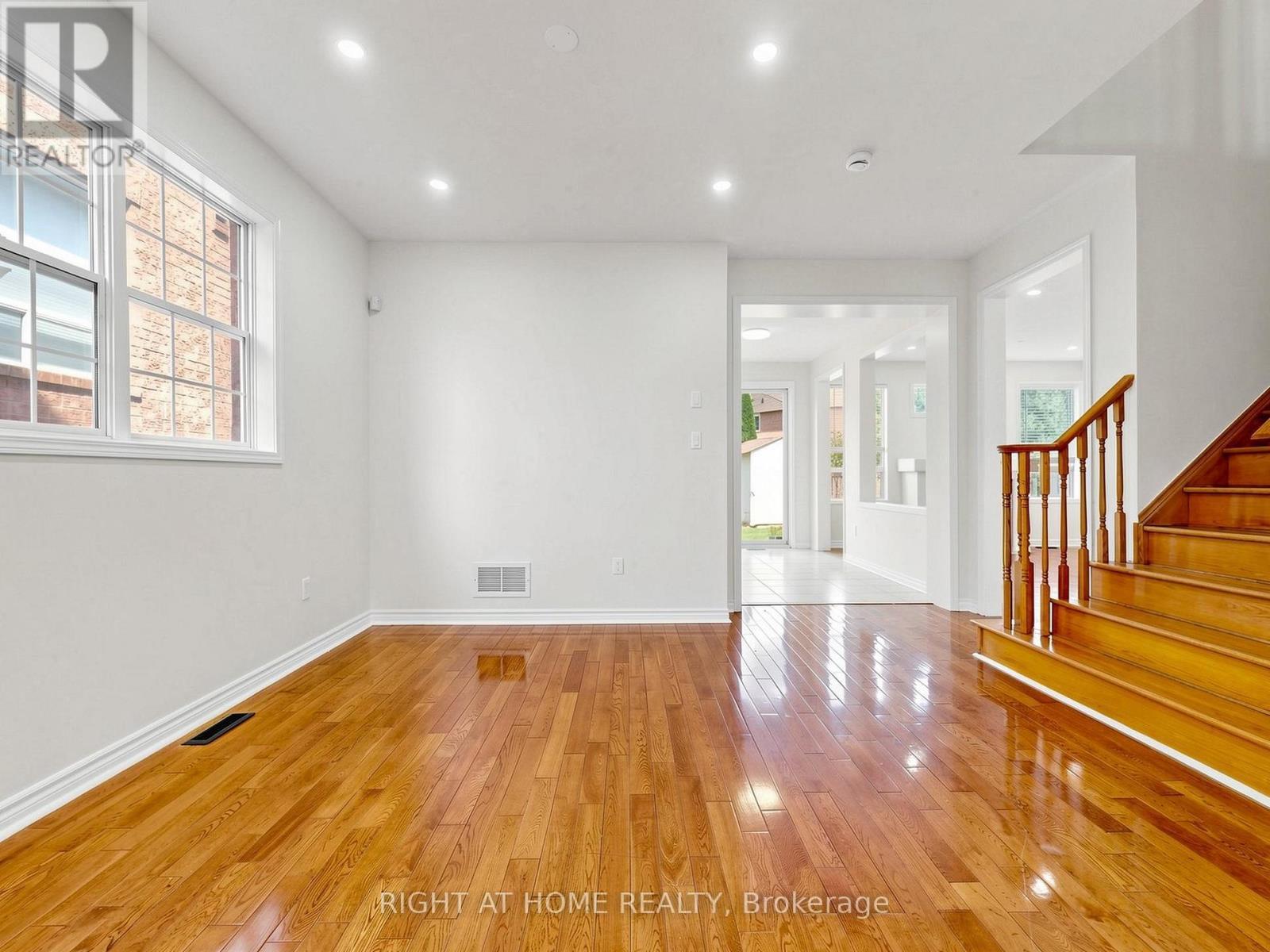 5817 Whitehorn Avenue, Mississauga, ON