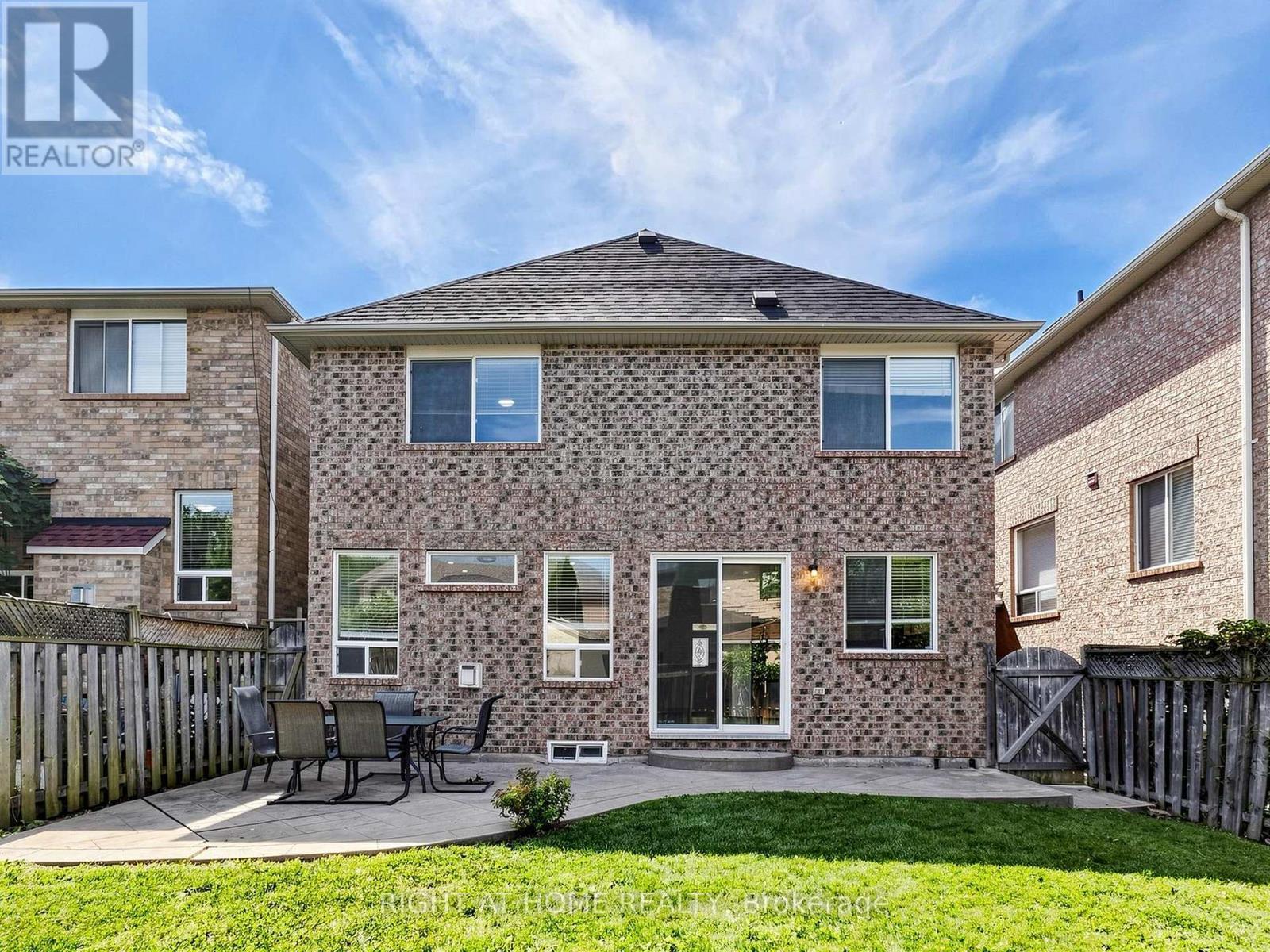 5817 Whitehorn Avenue, Mississauga, ON