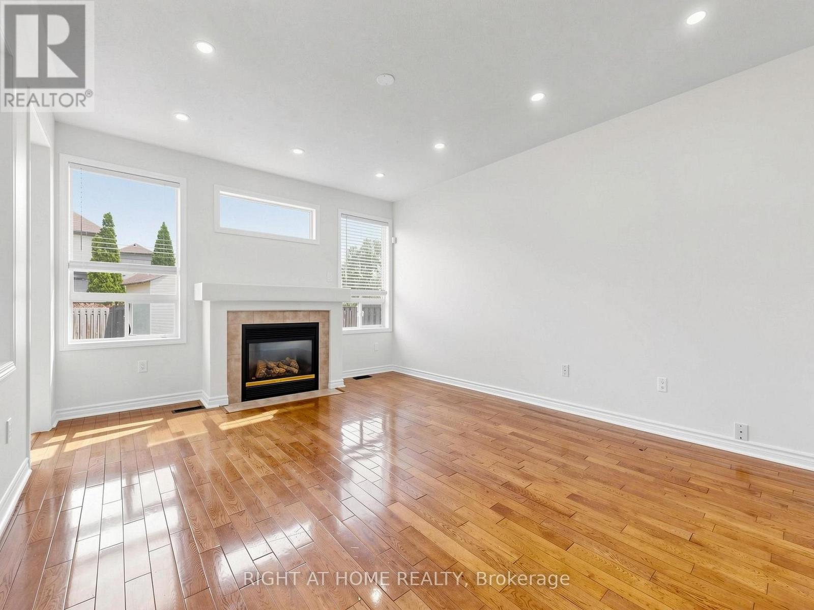 5817 Whitehorn Avenue, Mississauga, ON