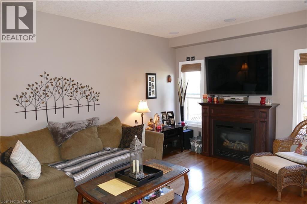 Photos are from the past before the current tenant moved in. - 466 Sienna Crescent, Kitchener, ON