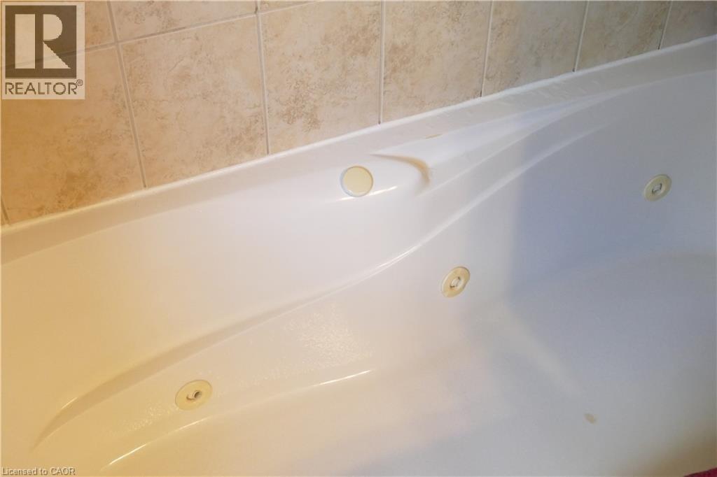 Photos are from the past before the current tenant moved in. - 466 Sienna Crescent, Kitchener, ON