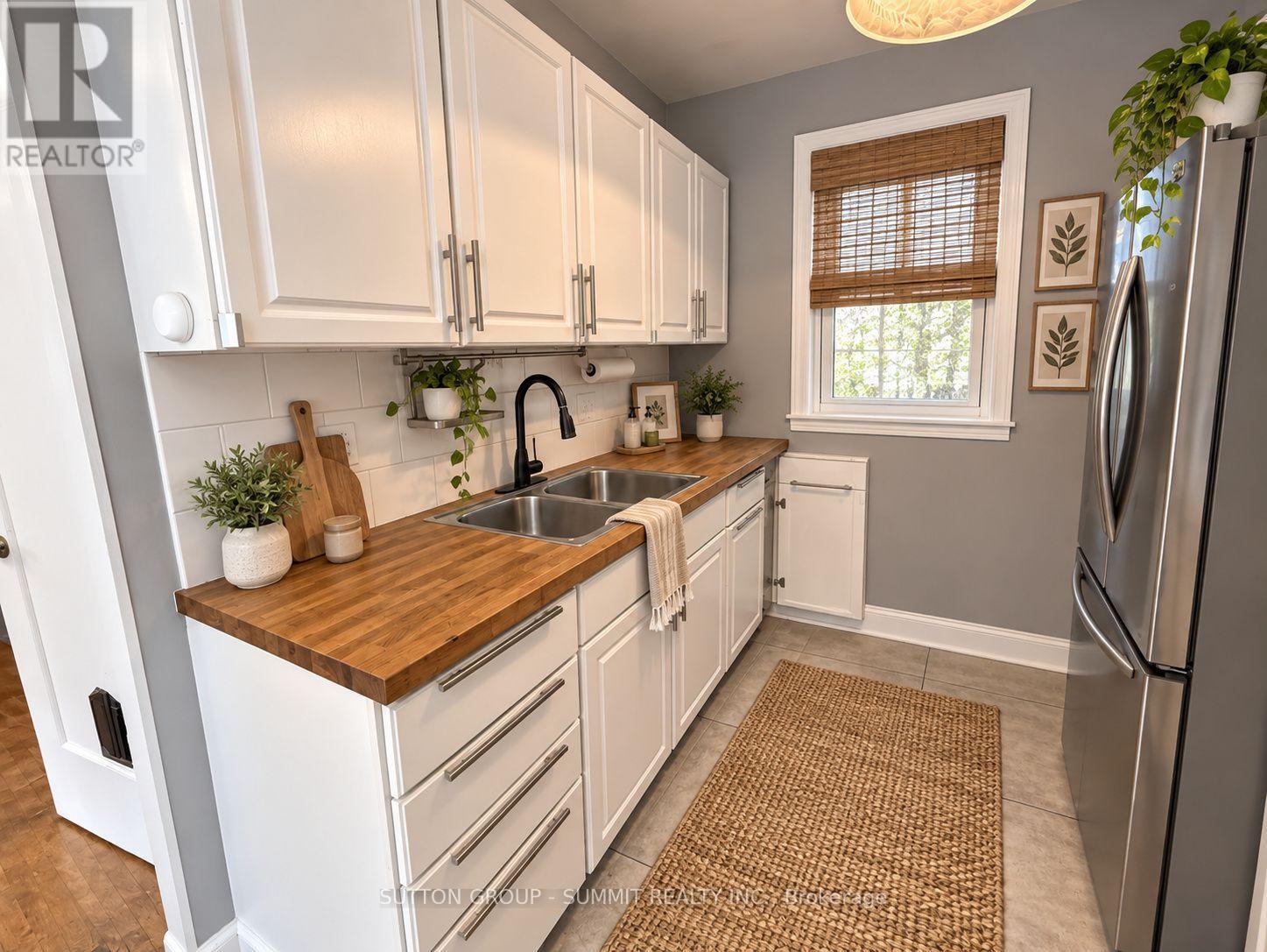 40 Pleasant Avenue, Kitchener, ON
