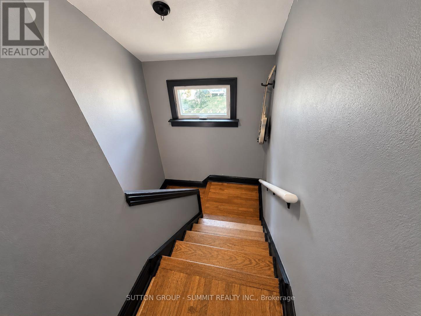40 Pleasant Avenue, Kitchener, ON
