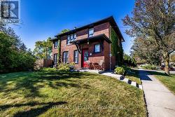142 ADELAIDE AVENUE W Oshawa (O'Neill), ON L1G 1Y8
