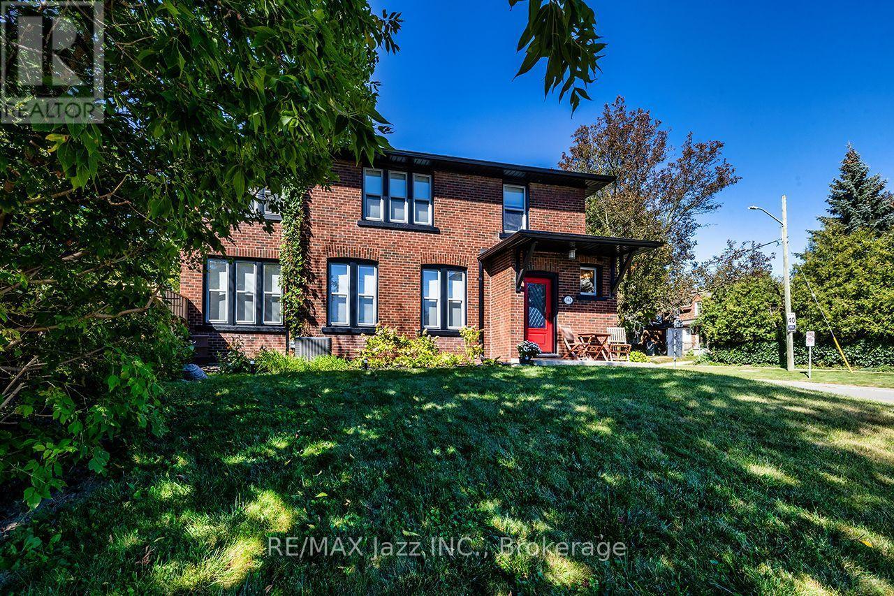 142 Adelaide Avenue W, Oshawa (O'Neill), ON