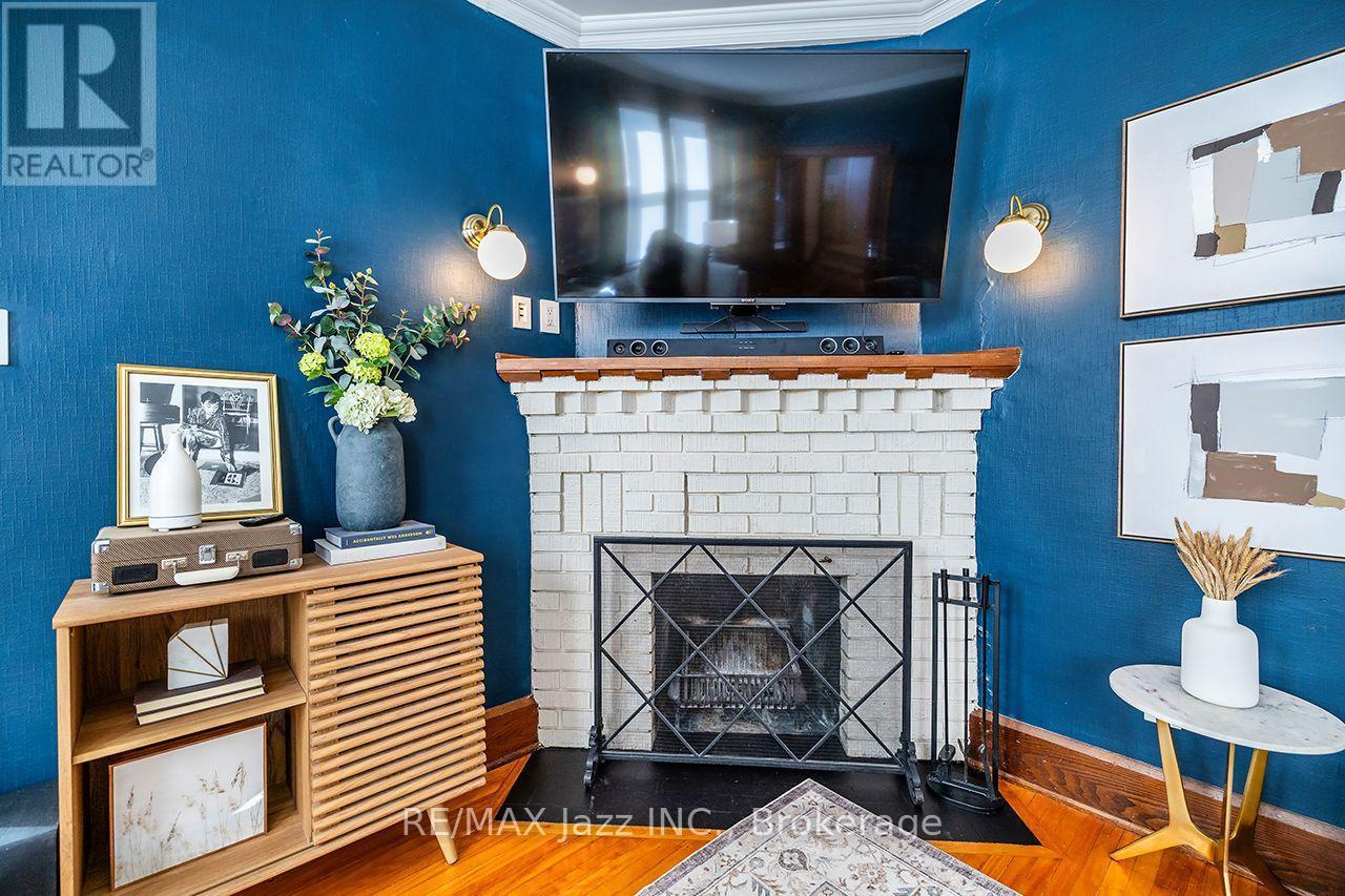 142 Adelaide Avenue W, Oshawa (O'Neill), ON