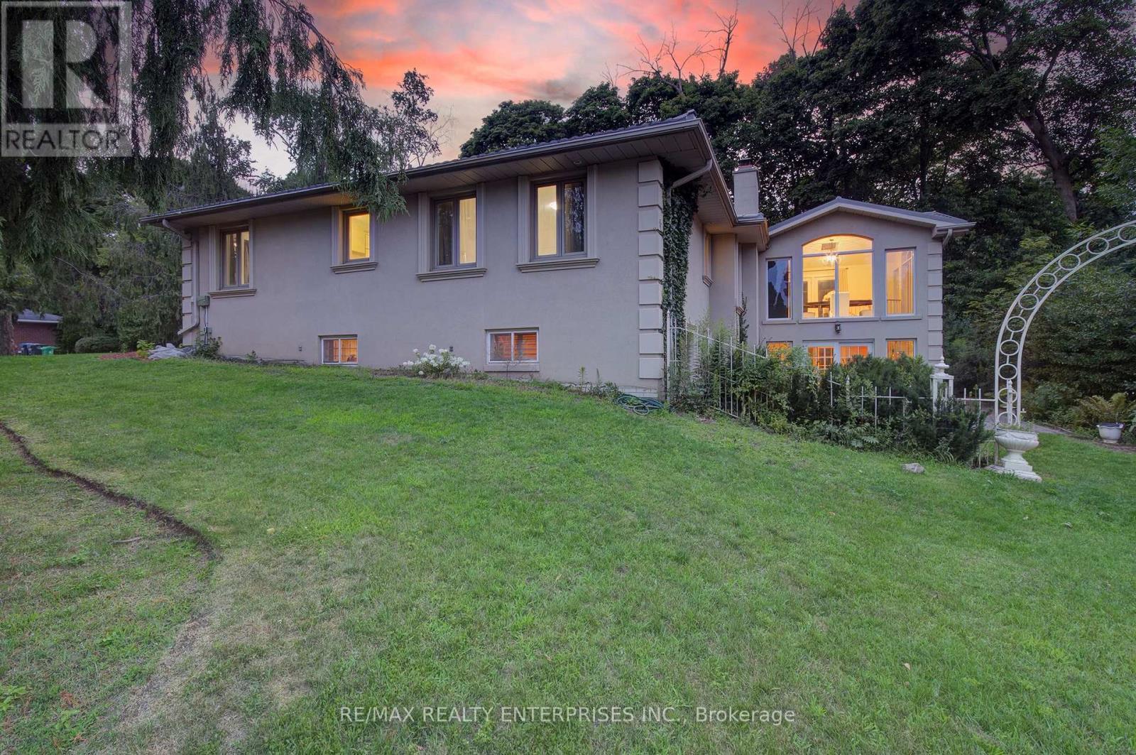 551 Cochise Crescent, Mississauga, ON