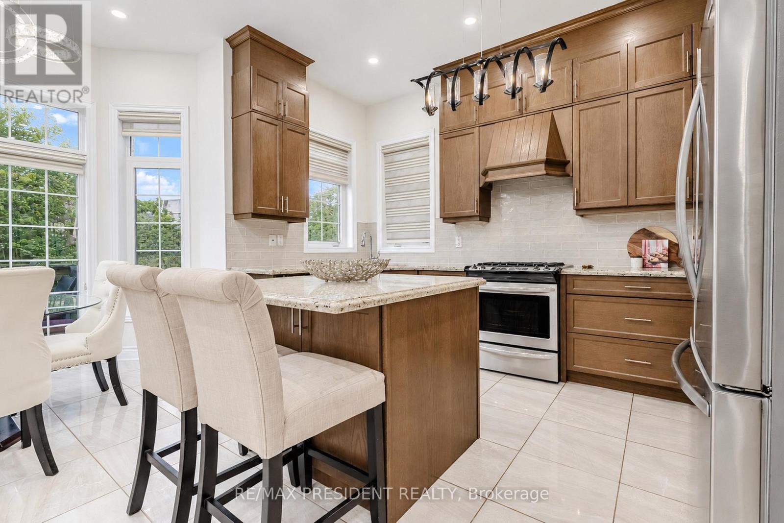 31 Monarch Drive, Halton Hills, ON
