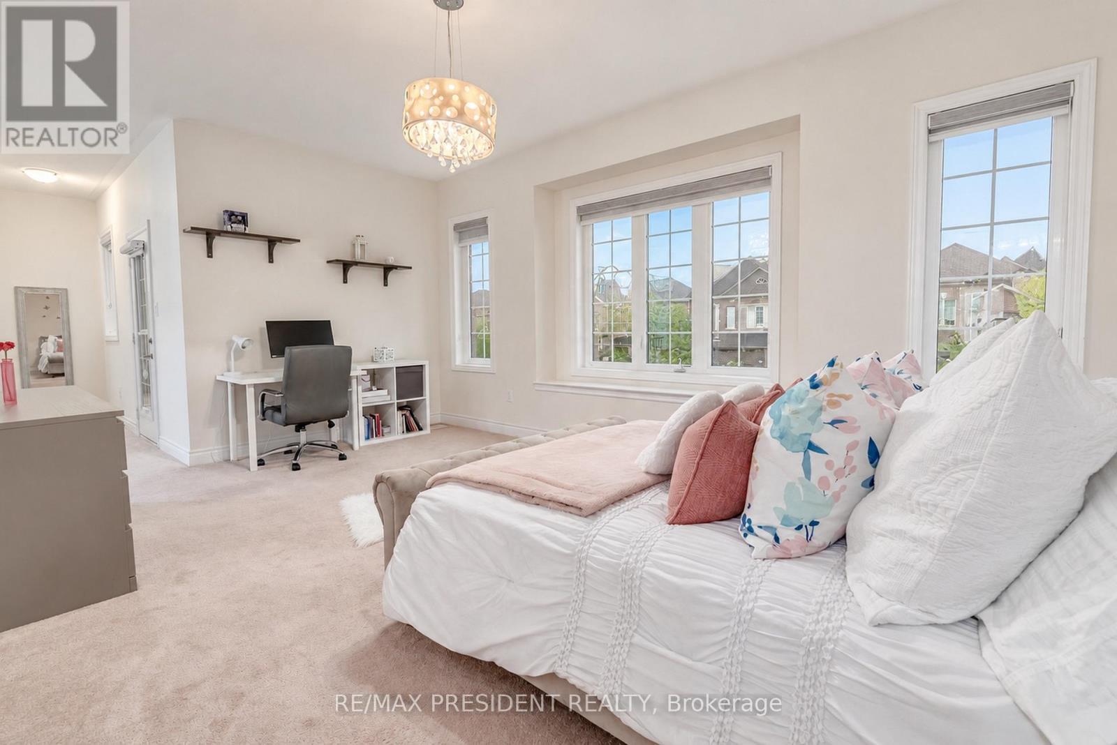 31 Monarch Drive, Halton Hills, ON