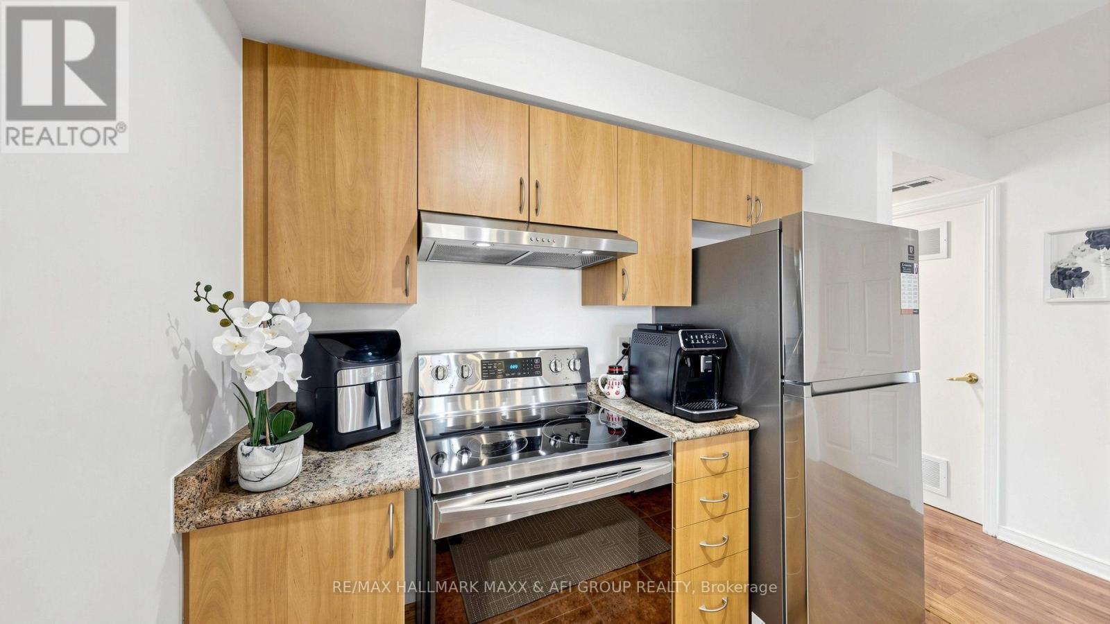 2 - 92 Petra Way, Whitby, ON