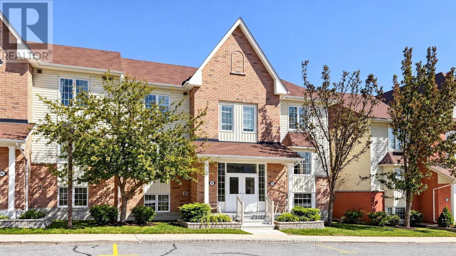 2 - 92 Petra Way, Whitby, ON