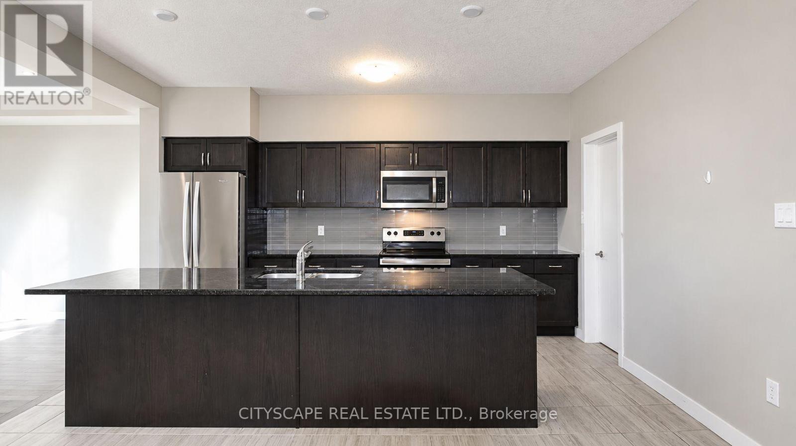 908 Robert Ferrie Drive, Kitchener, ON