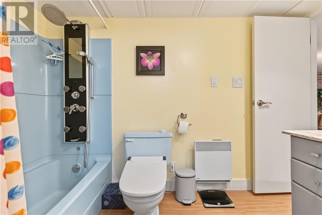 1243 Hawthorne Drive, Sudbury, ON