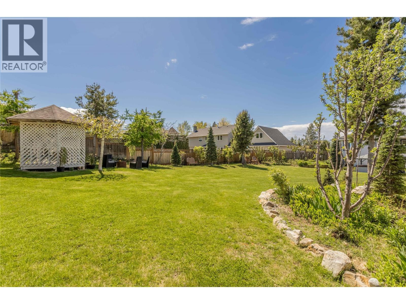 Lots of room for the swimming pool - 4325 Takla Road, Kelowna, BC