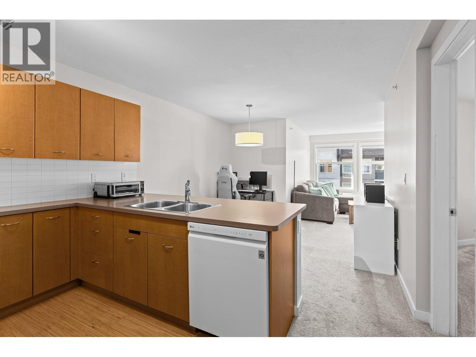 533 Yates Road Unit# 411, Kelowna, BC