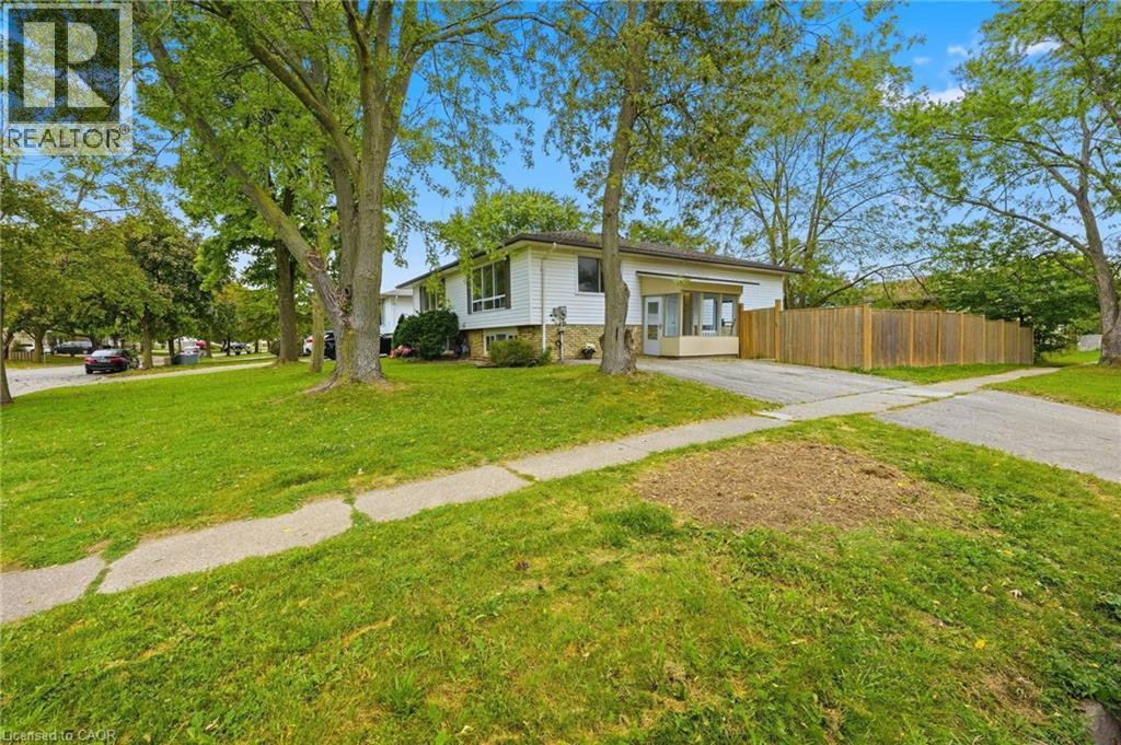 Large mature corner lot with gorgeous trees! - 3 Manley Crescent, Thorold, ON