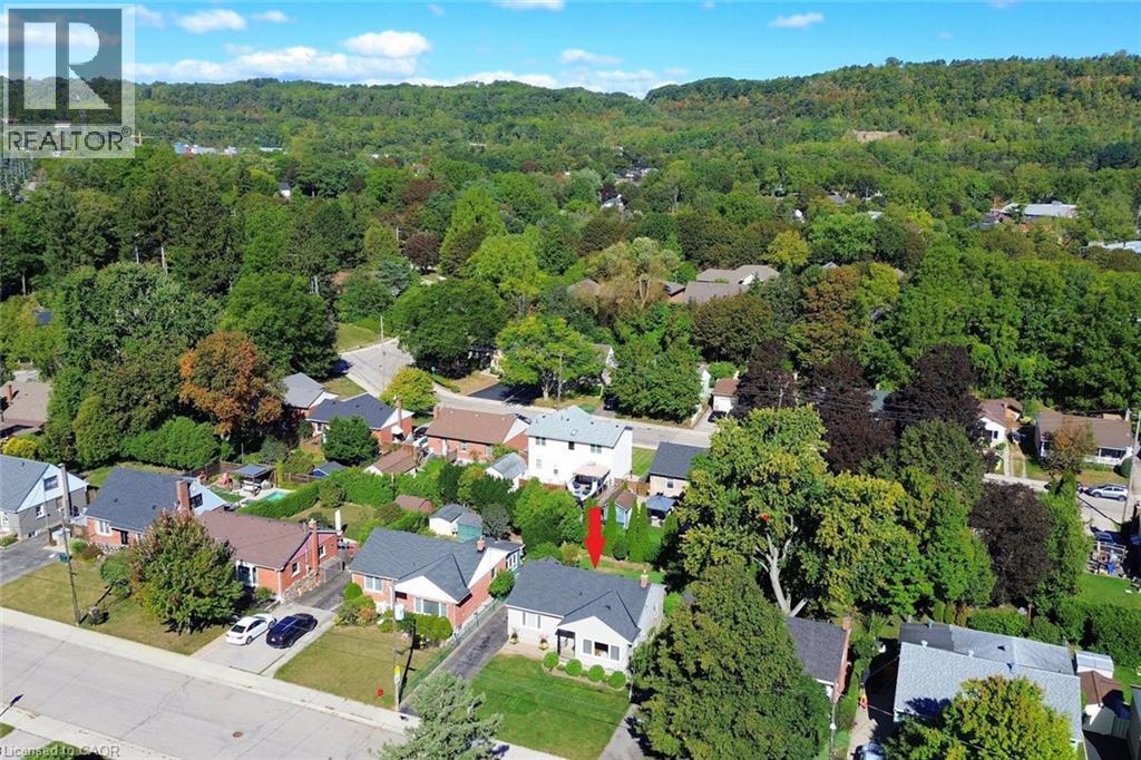 31 Kemp Drive, Hamilton, ON