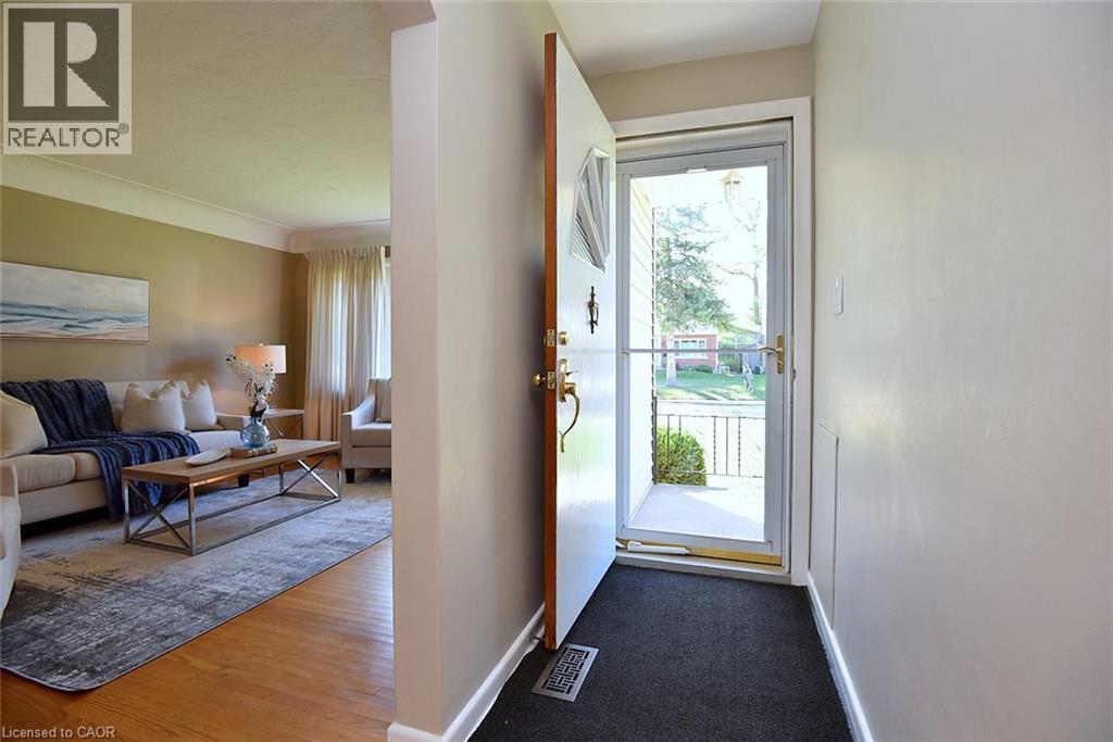 31 Kemp Drive, Hamilton, ON