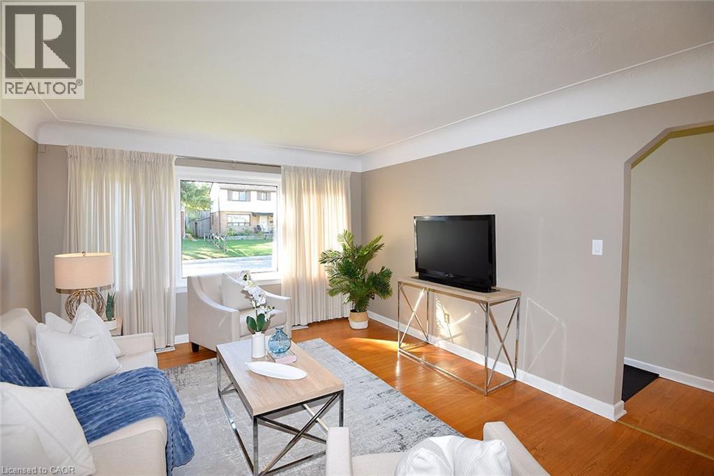 31 Kemp Drive, Hamilton, ON