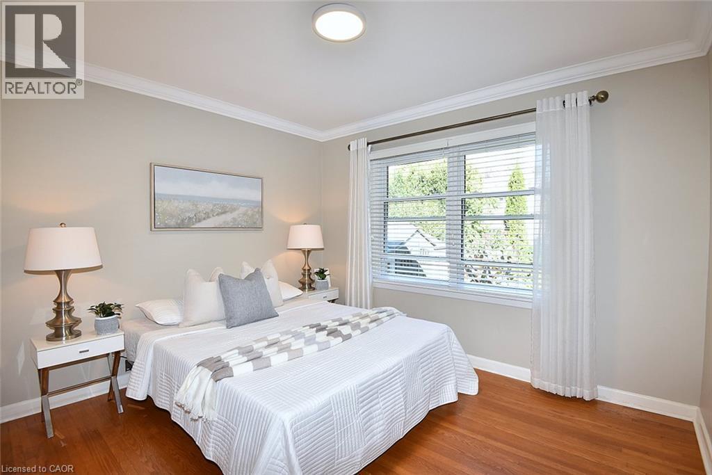31 Kemp Drive, Hamilton, ON