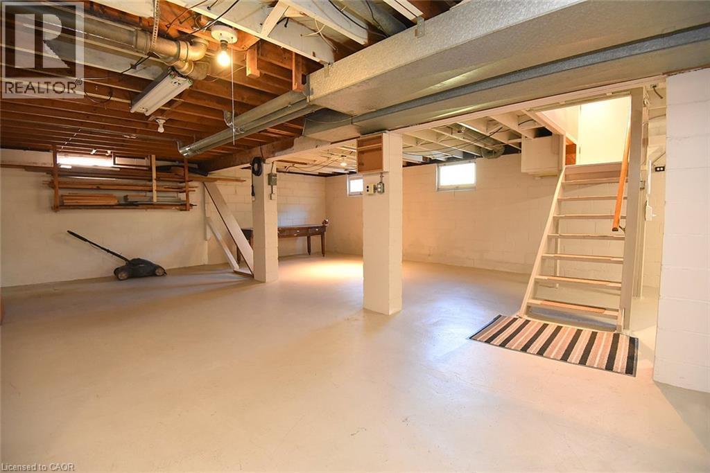 31 Kemp Drive, Hamilton, ON