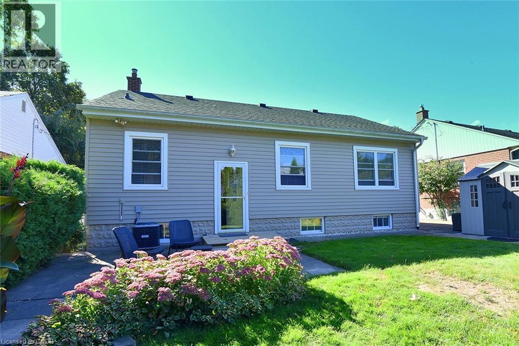 31 Kemp Drive, Hamilton, ON