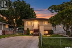 1518 I AVENUE N  Saskatoon, SK S7L 2J6