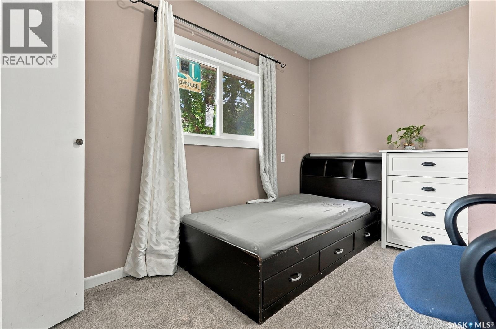 1518 I Avenue N, Saskatoon, SK