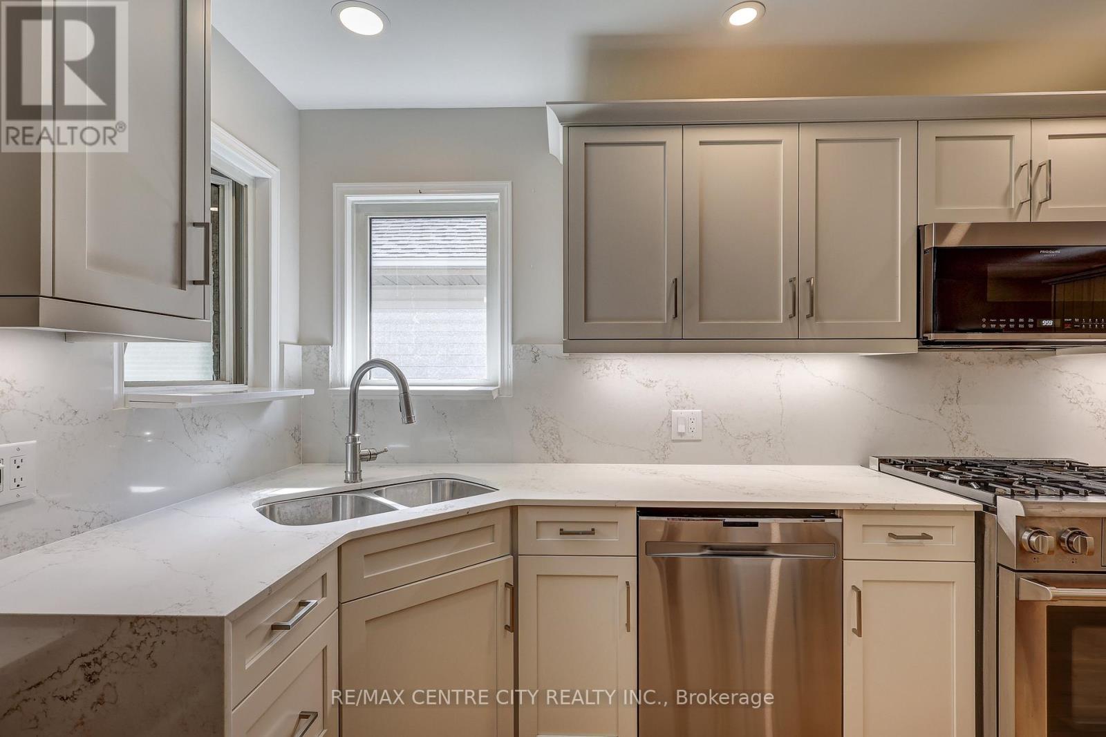 24 Schreyer Drive, St. Thomas, ON