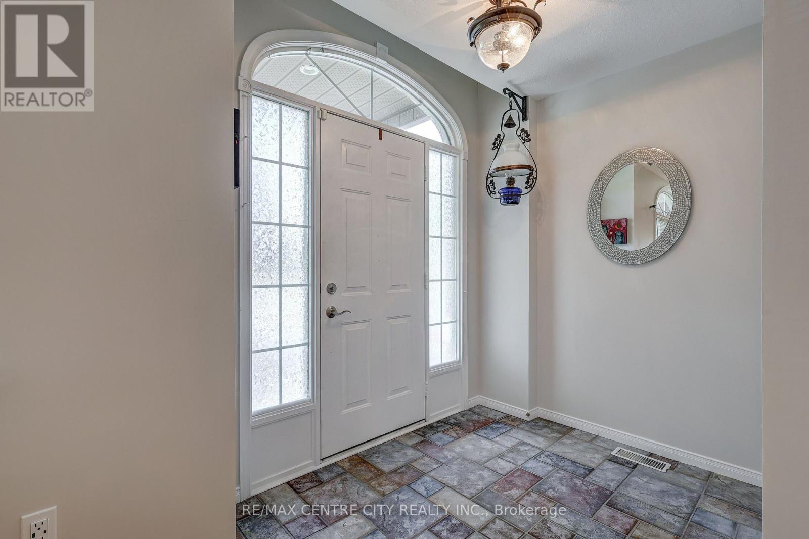 24 Schreyer Drive, St. Thomas, ON