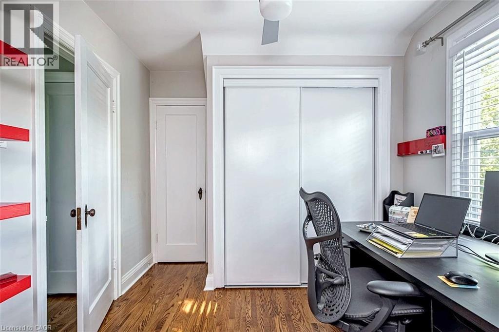 208 Cline Avenue N, Hamilton, ON