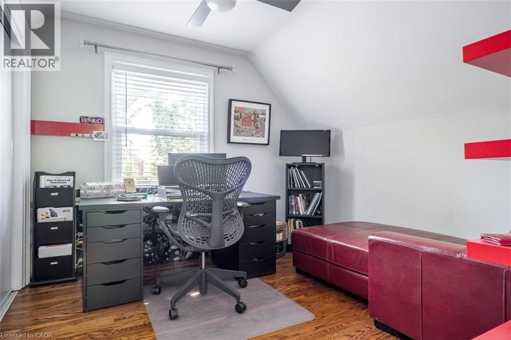 208 Cline Avenue N, Hamilton, ON