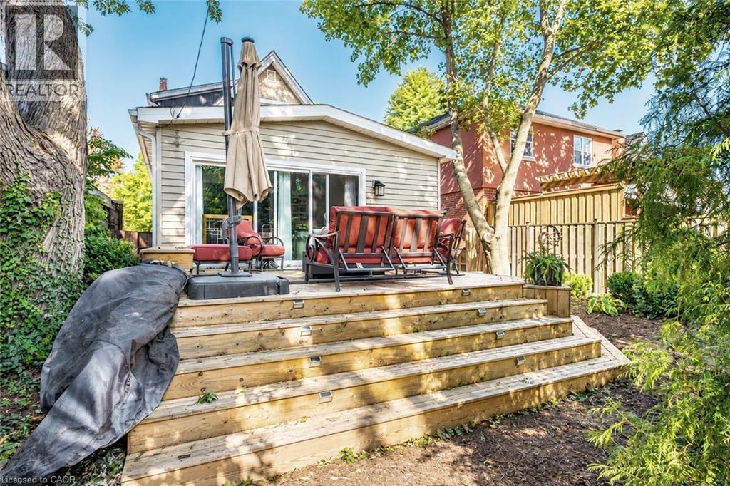 208 Cline Avenue N, Hamilton, ON