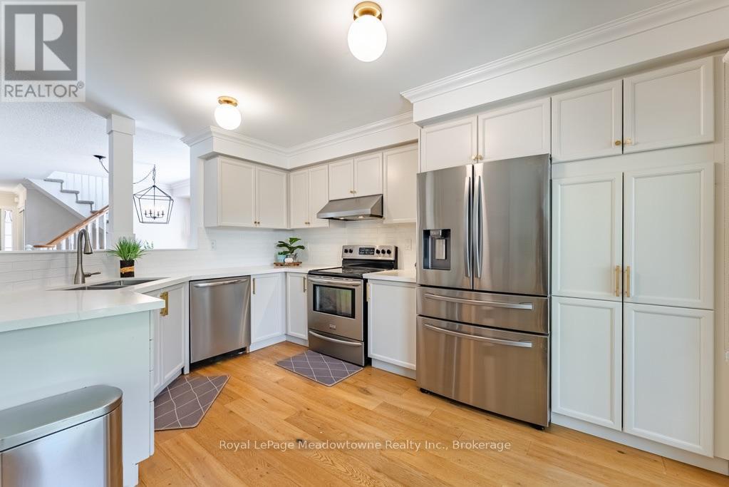 407 Baverstock Crescent, Milton (Cl Clarke), ON