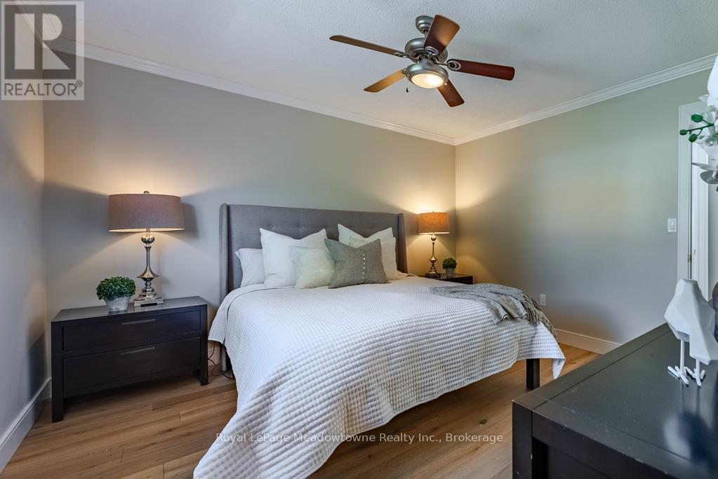 407 Baverstock Crescent, Milton (Cl Clarke), ON