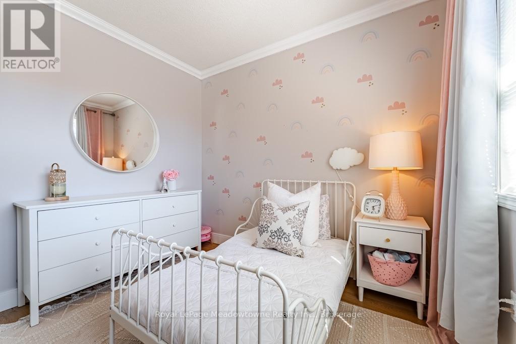 407 Baverstock Crescent, Milton (Cl Clarke), ON